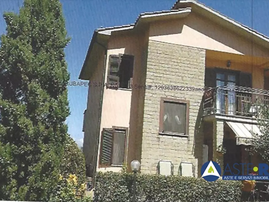 Immagine 1 di Appartamento in vendita  SNC a Capranica
