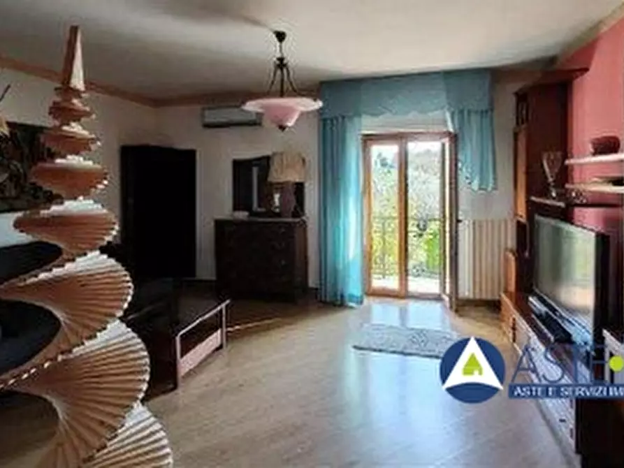 Immagine 3 di Appartamento in vendita  5 a Bomarzo