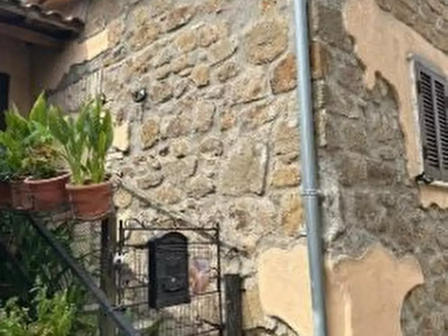 Immagine 1 di Appartamento in vendita  a Viterbo