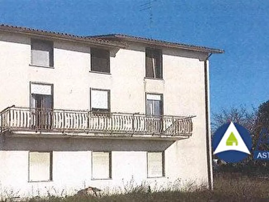 Immagine 2 di Appartamento in vendita  a Corchiano