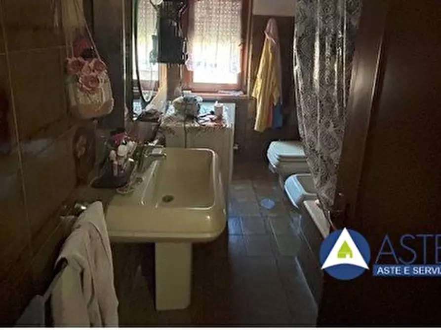 Immagine 9 di Appartamento in vendita  a Capranica