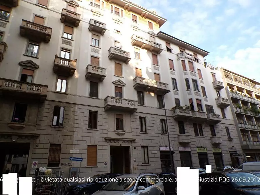 Immagine 2 di Appartamento in vendita  5 a Milano