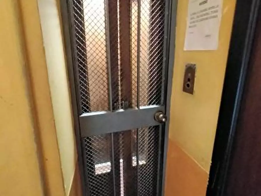 Immagine 4 di Appartamento in vendita  33 a Torino