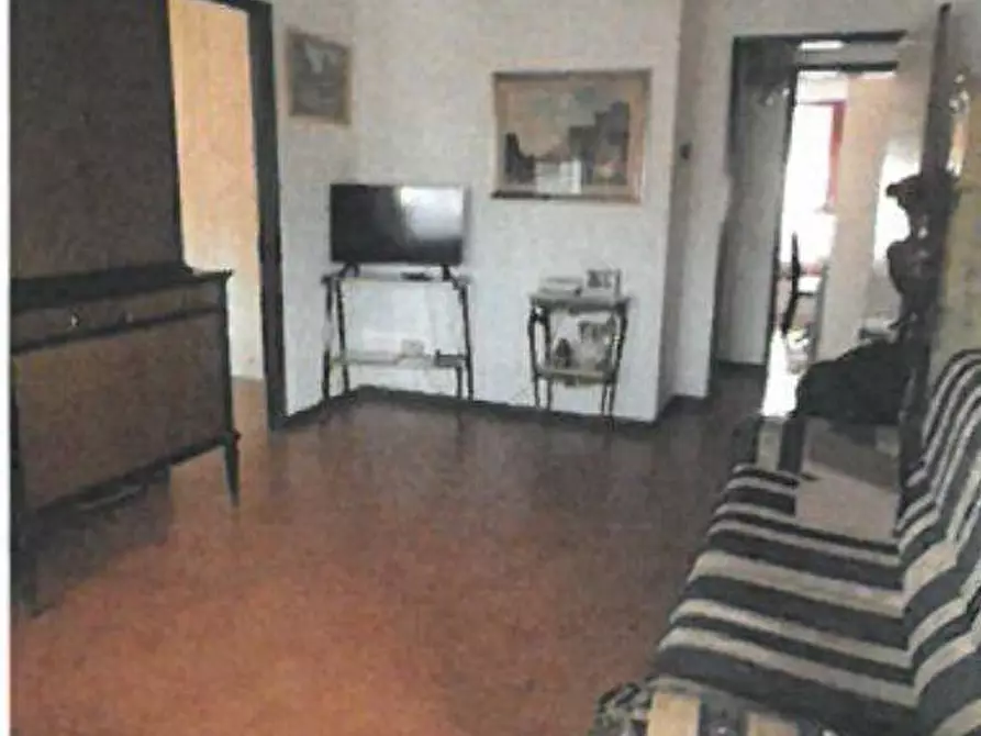 Immagine 9 di Appartamento in vendita  16 a Milano