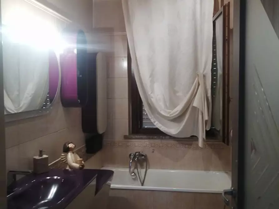 Immagine 10 di Appartamento in vendita  35 a Torino