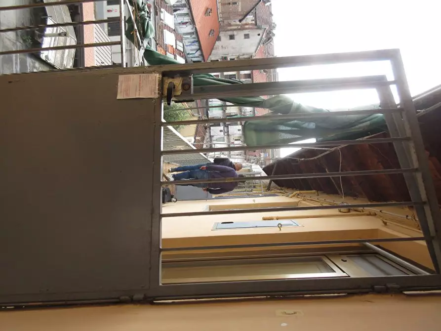 Immagine 10 di Appartamento in vendita  6 a Torino