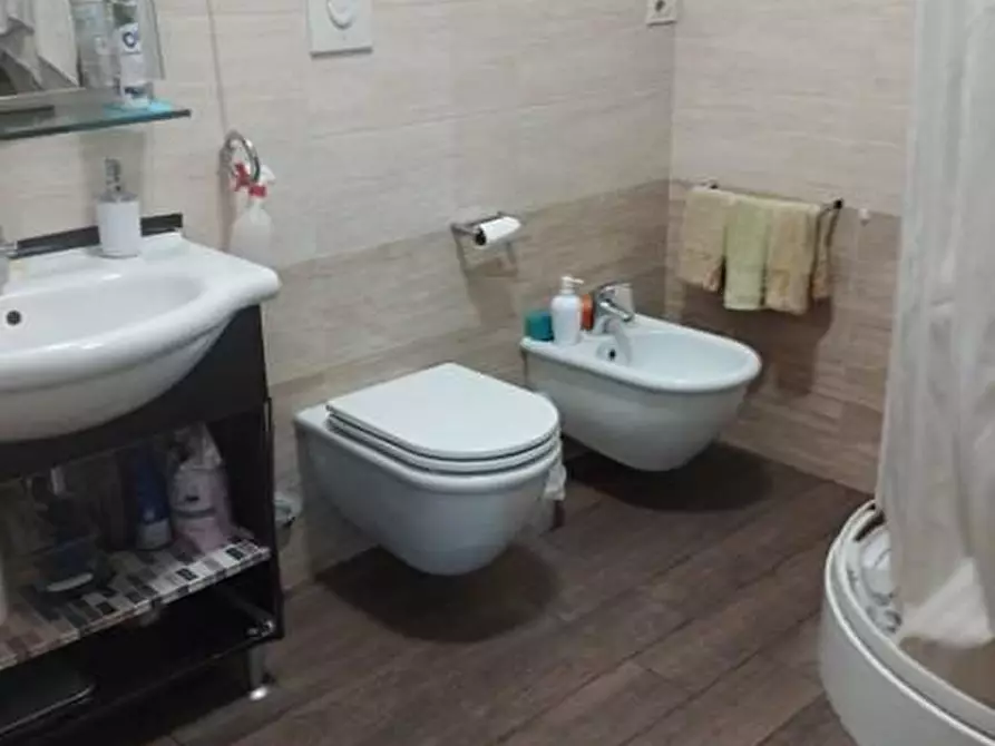 Immagine 10 di Appartamento in vendita  22 a Milano