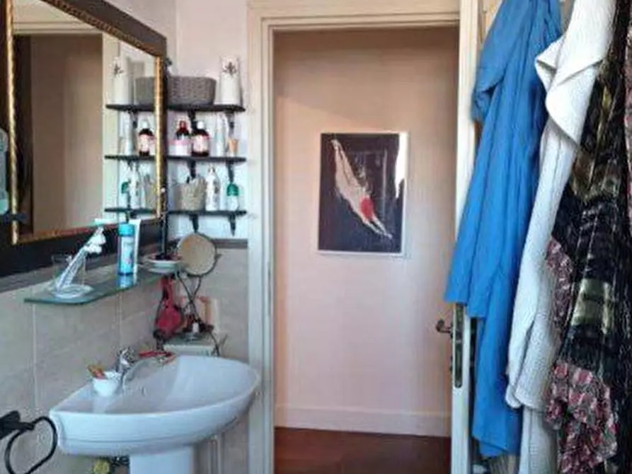 Immagine 10 di Appartamento in vendita  10/6 a Torino