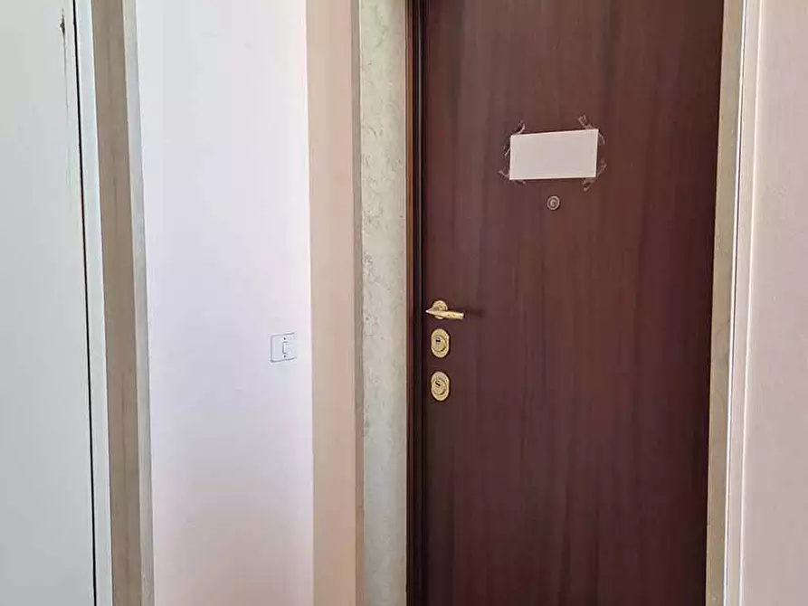 Immagine 9 di Appartamento in vendita  41 a Milano