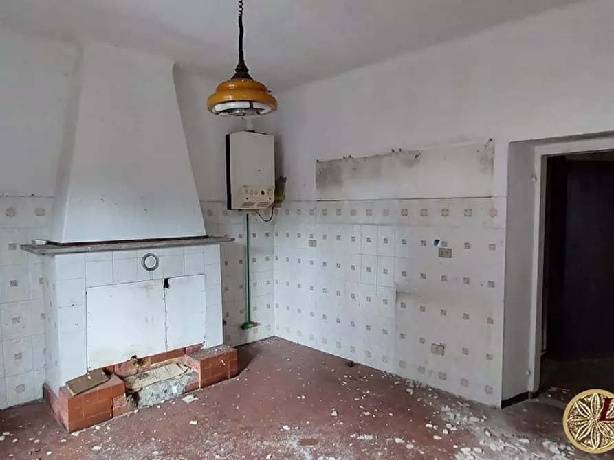 Immagine 10 di Rustico / casale in vendita  133 a Tresana