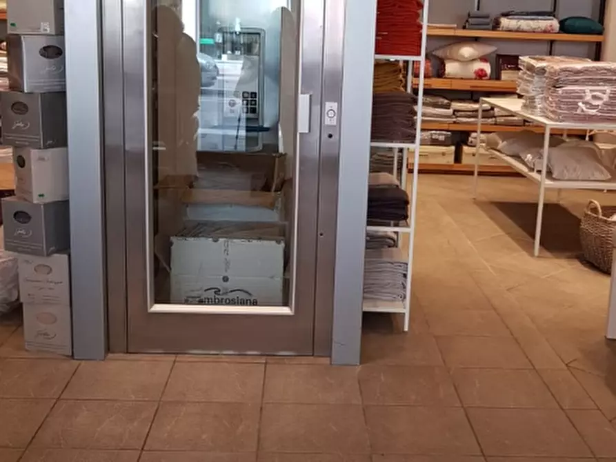 Immagine 4 di Ufficio in vendita  a Carpi