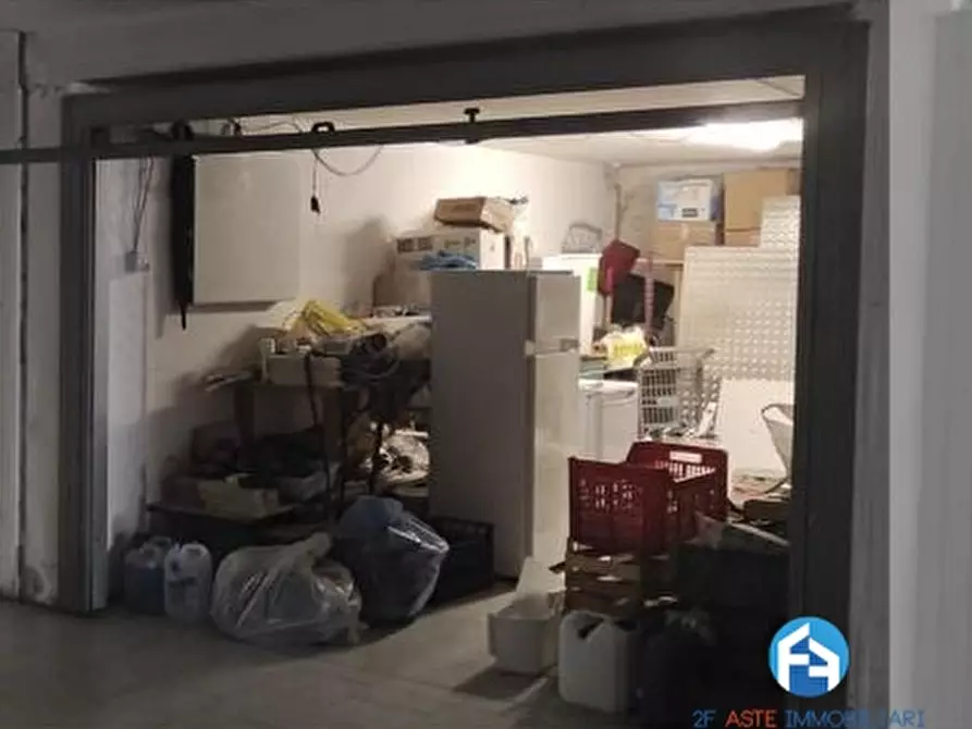 Immagine 1 di Garage in vendita  23 a Gattatico