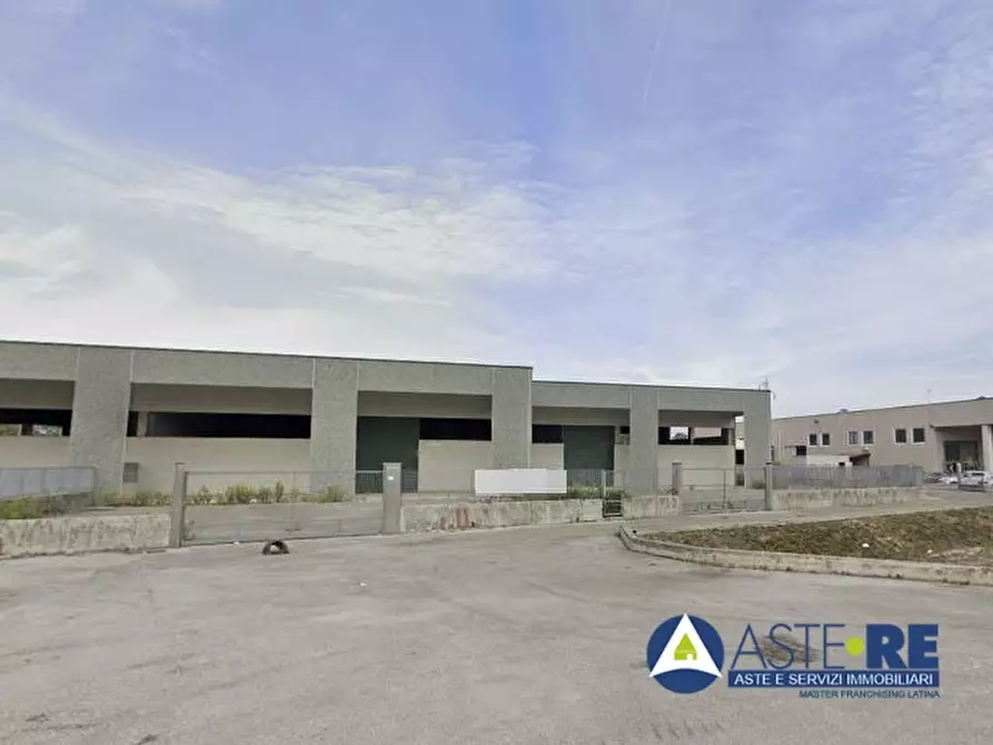 Immagine 2 di Capannone industriale in vendita  271 a Sabaudia