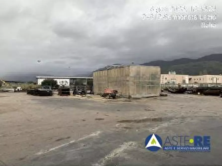 Immagine 2 di Capannone industriale in vendita  a Sermoneta