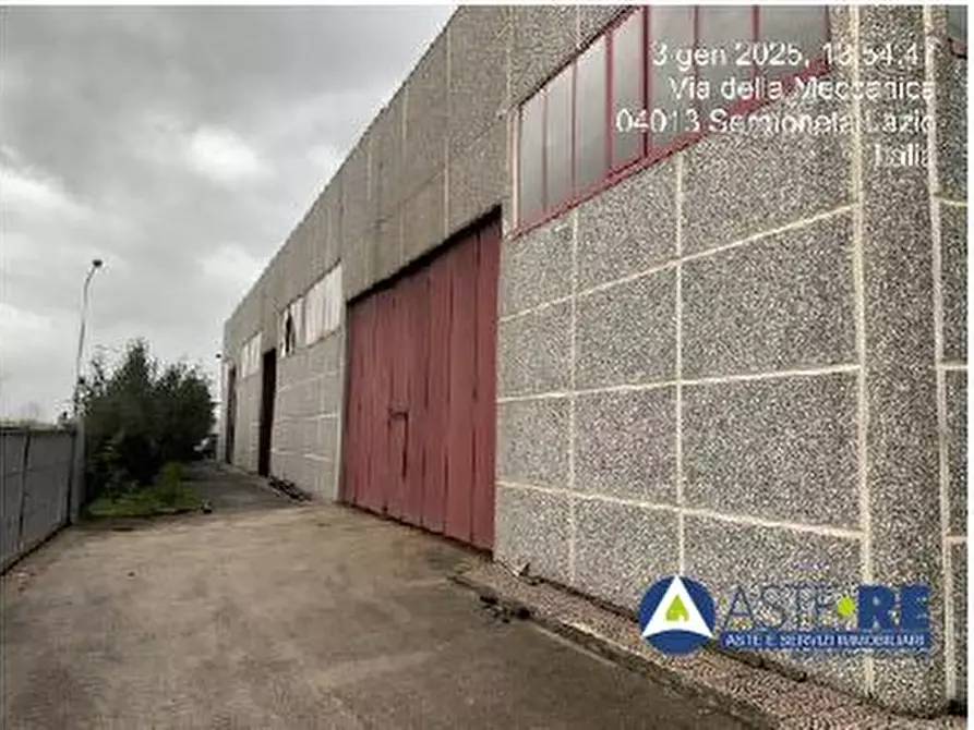 Immagine 3 di Capannone industriale in vendita  a Sermoneta