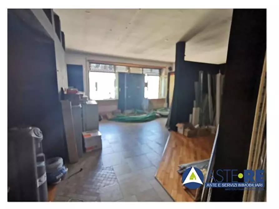 Immagine 2 di Capannone industriale in vendita  238 a Latina