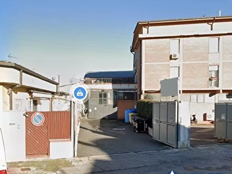 Immagine 1 di Capannone industriale in vendita  7-8 a Livorno