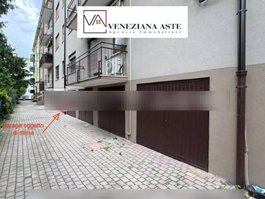 Immagine 9 di Appartamento in vendita  15 a Venezia