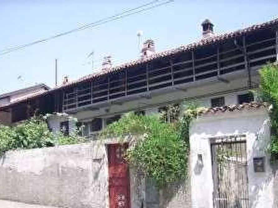 Immagine 2 di Villa in vendita  5 a Azeglio