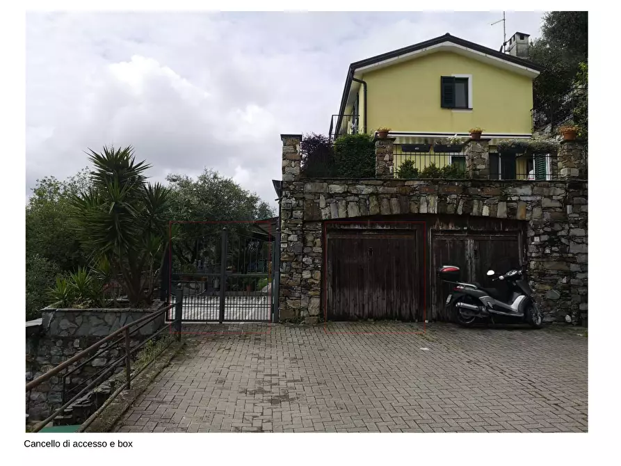 Immagine 4 di Villa in vendita  7 A a Rapallo
