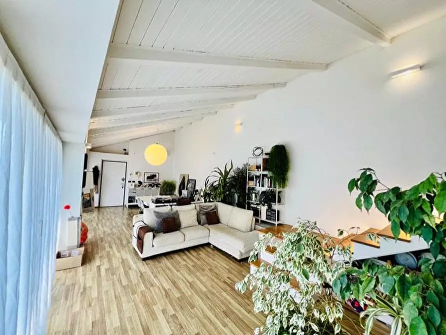 Immagine 4 di Villa in vendita  338 a Torino