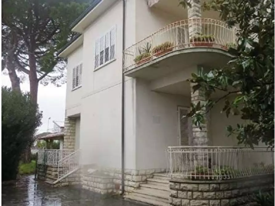 casa indipendente in vendita a Cascina