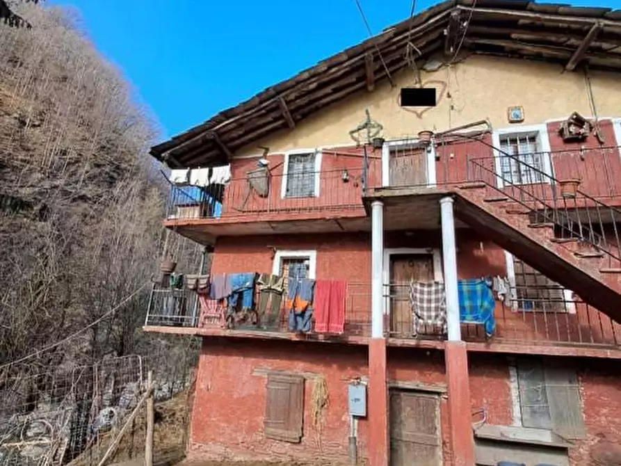 Immagine 2 di Villa in vendita  snc a Perrero