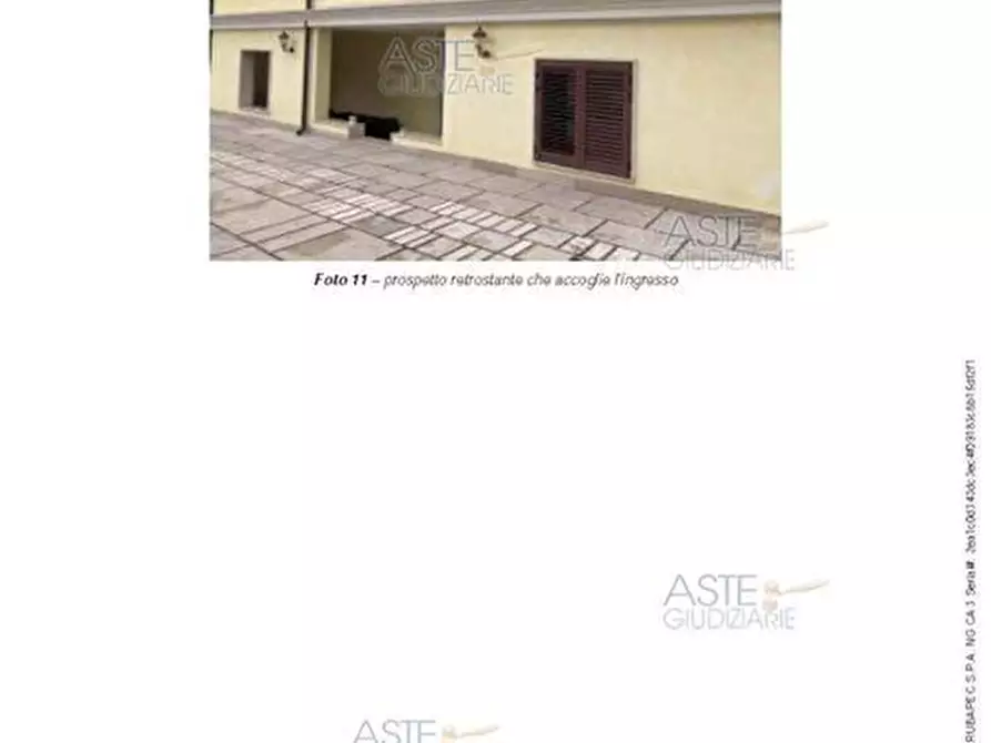 Immagine 8 di Villa in vendita  a Bari
