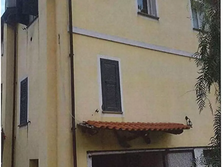 Immagine 6 di Villa in vendita  6 a Albenga