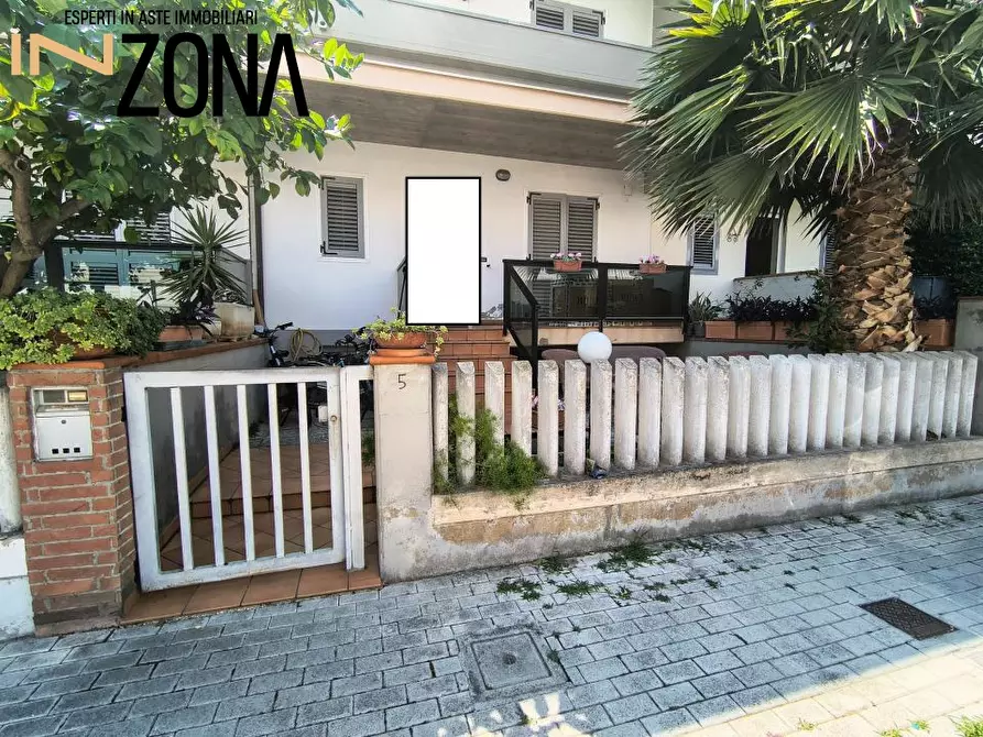 Immagine 1 di Villa in vendita  5 a Tortoreto