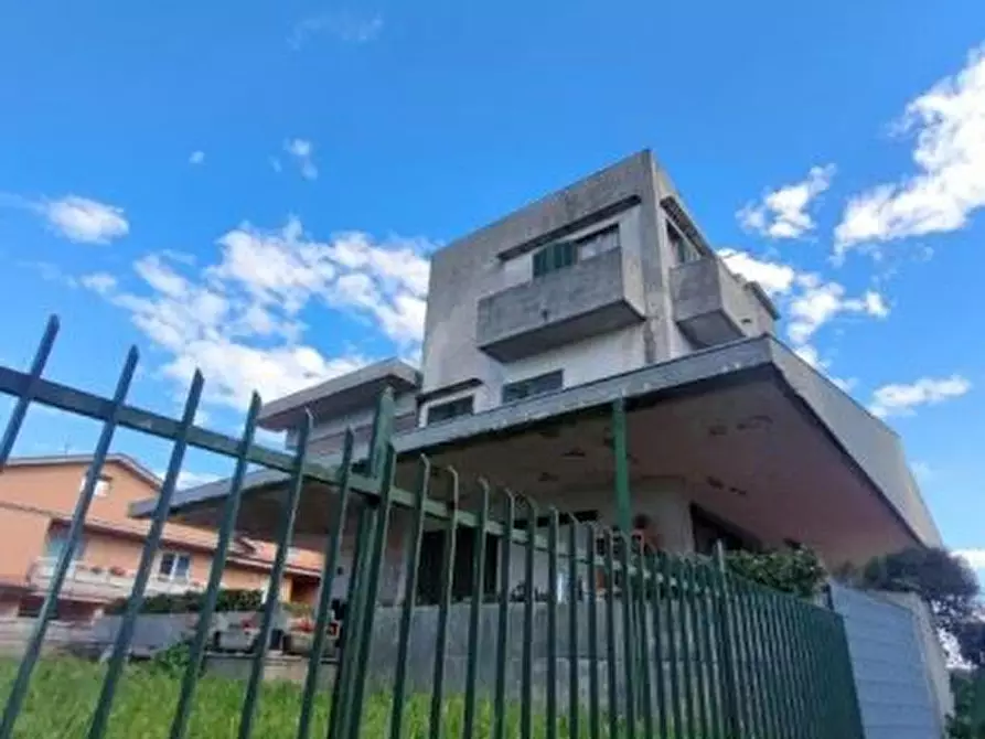 Immagine 1 di Villa in vendita  a Atri