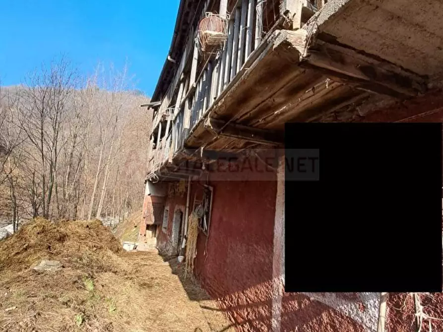 Immagine 3 di Villa in vendita  snc a Perrero