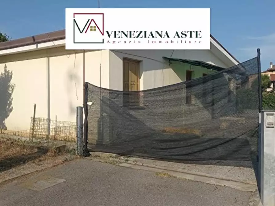 Immagine 2 di Villa in vendita  41 a Salgareda