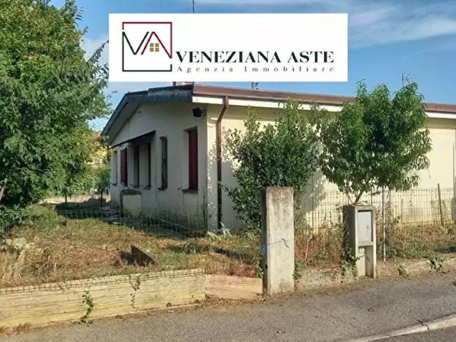 Immagine 1 di Villa in vendita  41 a Salgareda