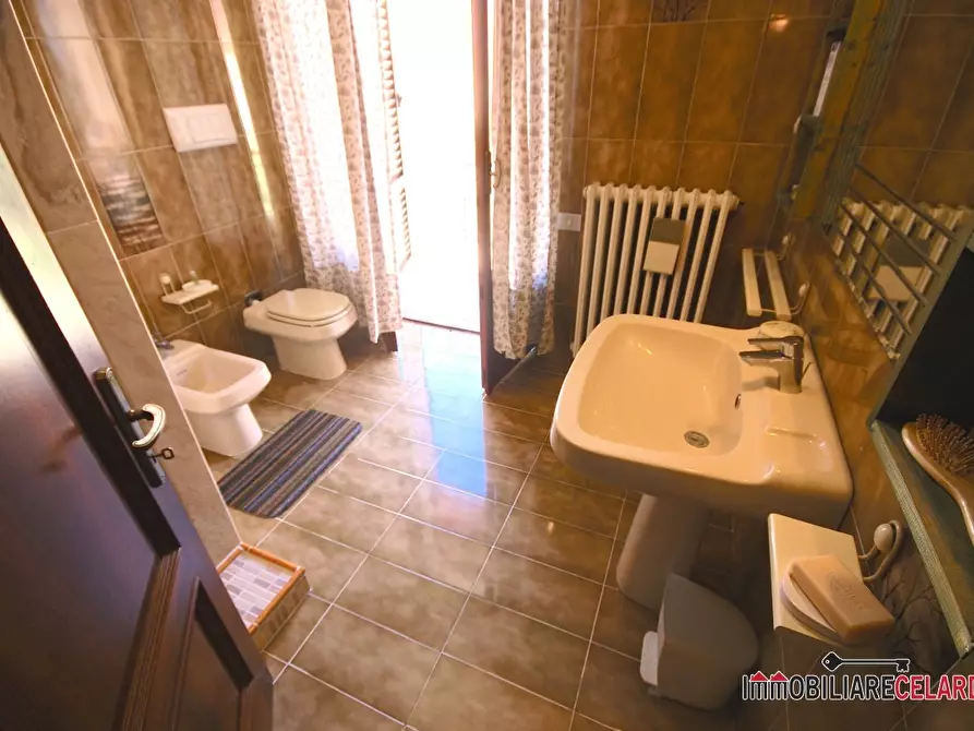 Immagine 10 di Villa in vendita  a Casole D'elsa