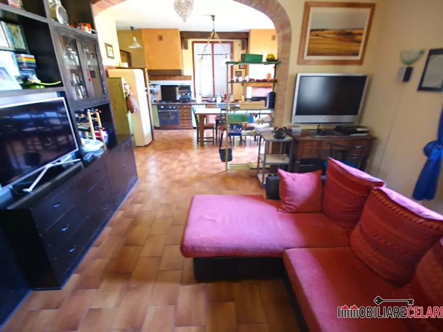 Immagine 3 di Villa in vendita  a Casole D'elsa