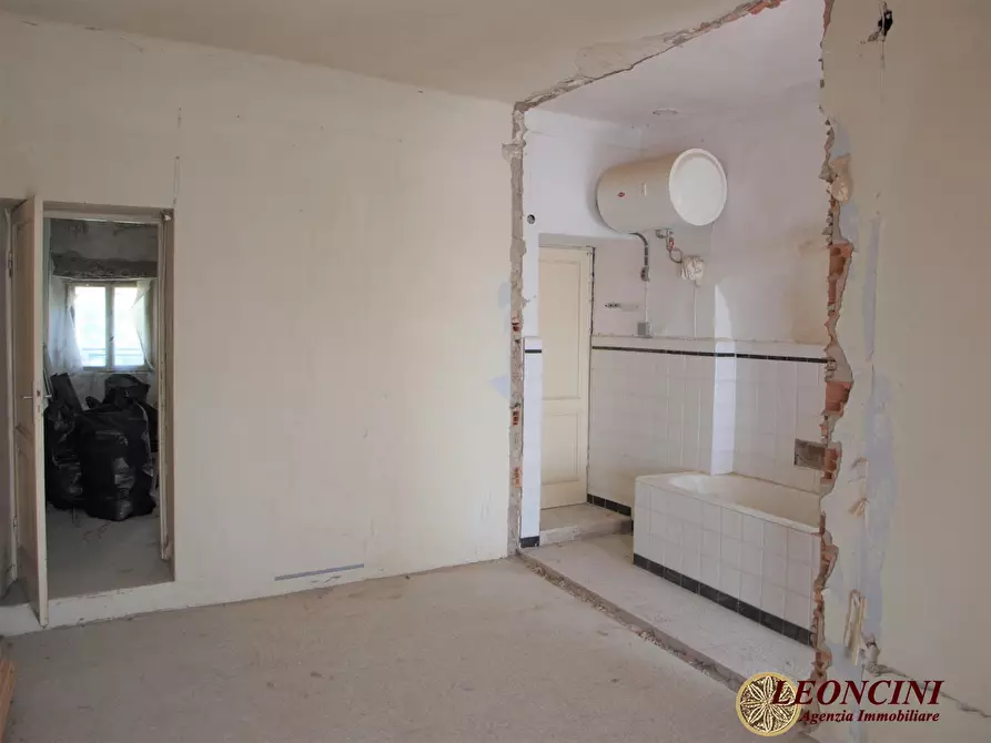 Immagine 10 di Rustico / casale in vendita  34 a Bagnone