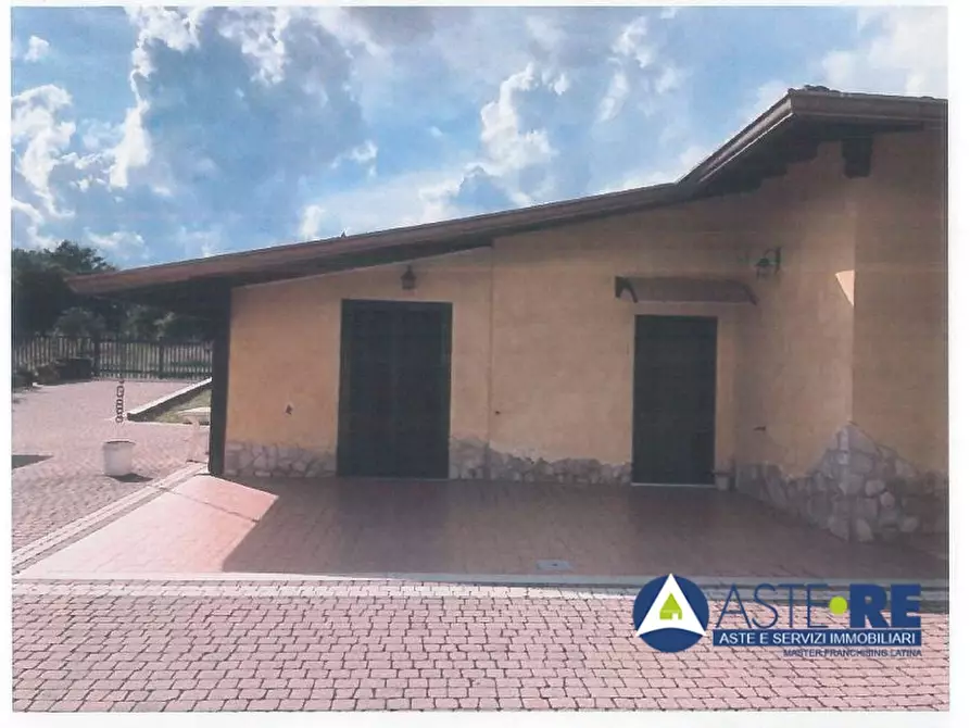 Immagine 3 di Palazzo in vendita  3 a Sonnino