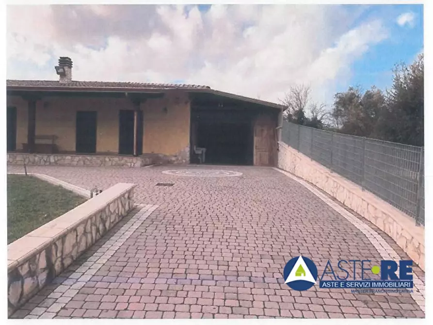 Immagine 5 di Palazzo in vendita  3 a Sonnino