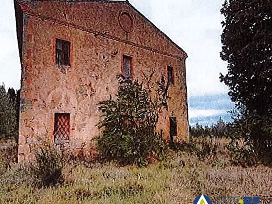 Immagine 1 di Palazzo in vendita  68 a Volterra