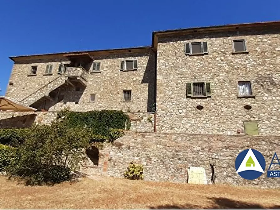 Immagine 1 di Palazzo in vendita  a Volterra