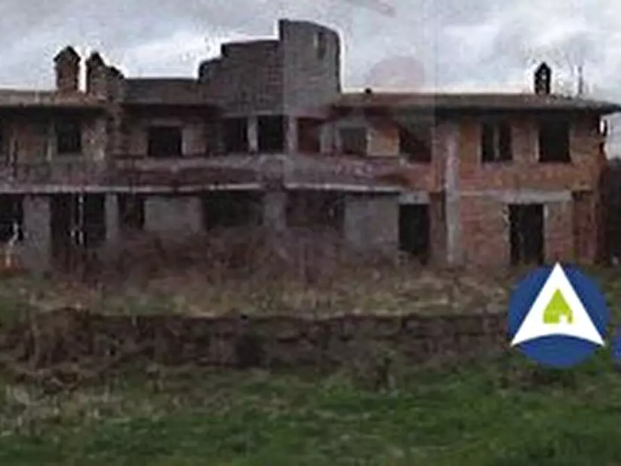 Immagine 1 di Palazzo in vendita  a Viterbo