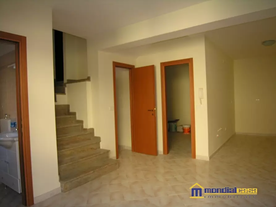 Immagine 3 di Casa indipendente in vendita  a Pachino