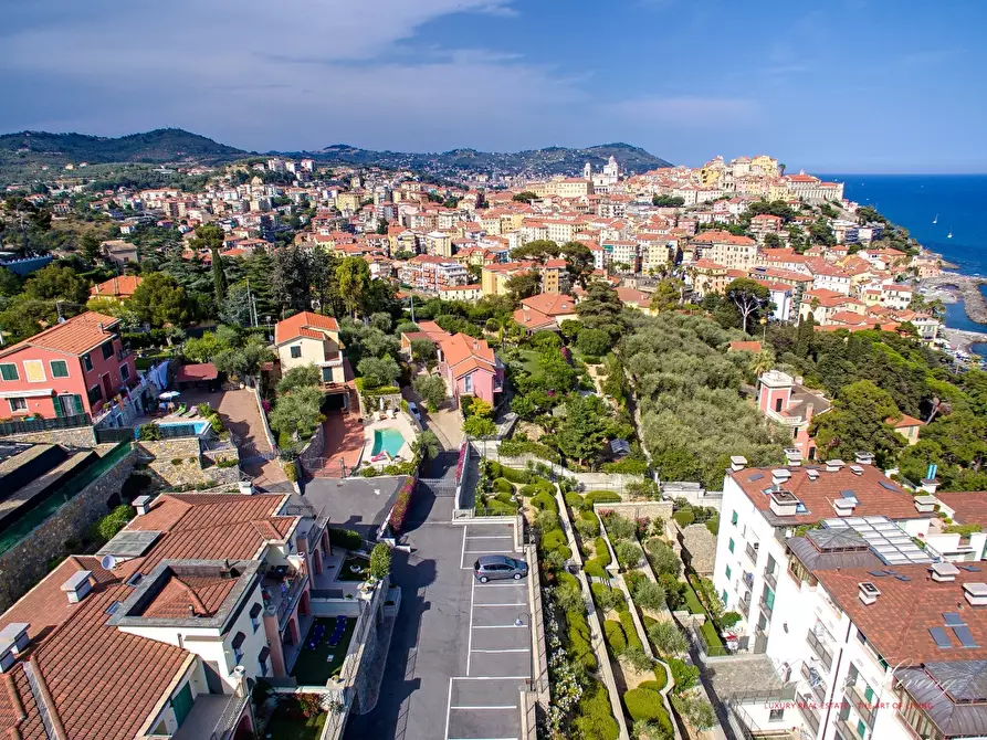 Immagine 2 di Appartamento in vendita  a Imperia