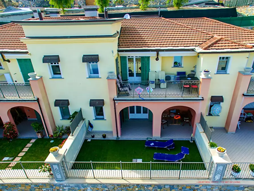 Immagine 3 di Appartamento in vendita  a Imperia