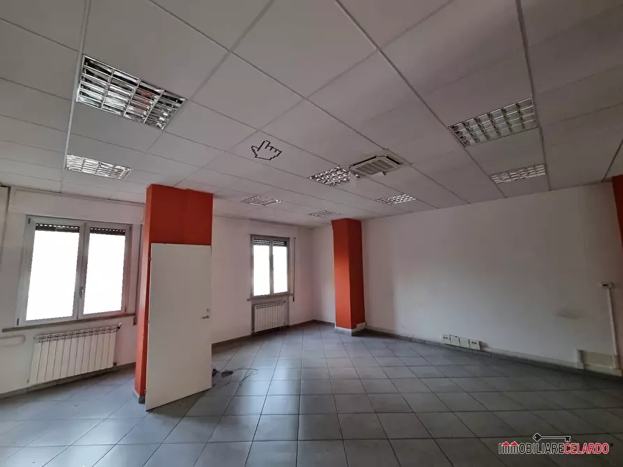 Immagine 3 di Negozio in vendita  a Poggibonsi