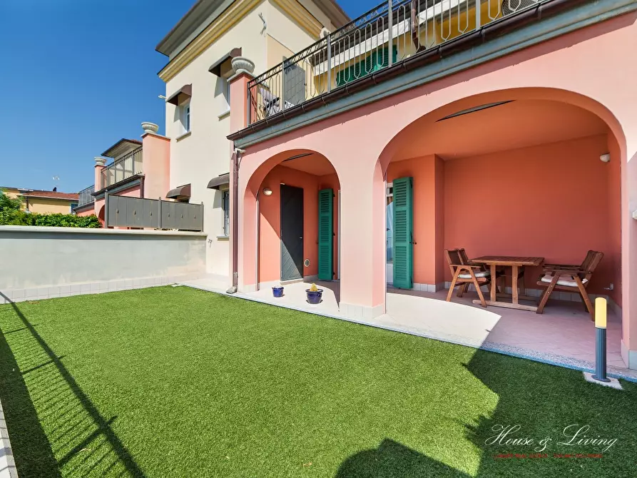 Immagine 5 di Appartamento in vendita  a Imperia