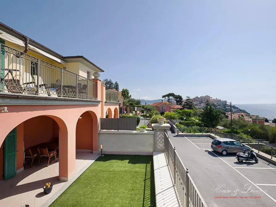 Immagine 10 di Appartamento in vendita  a Imperia