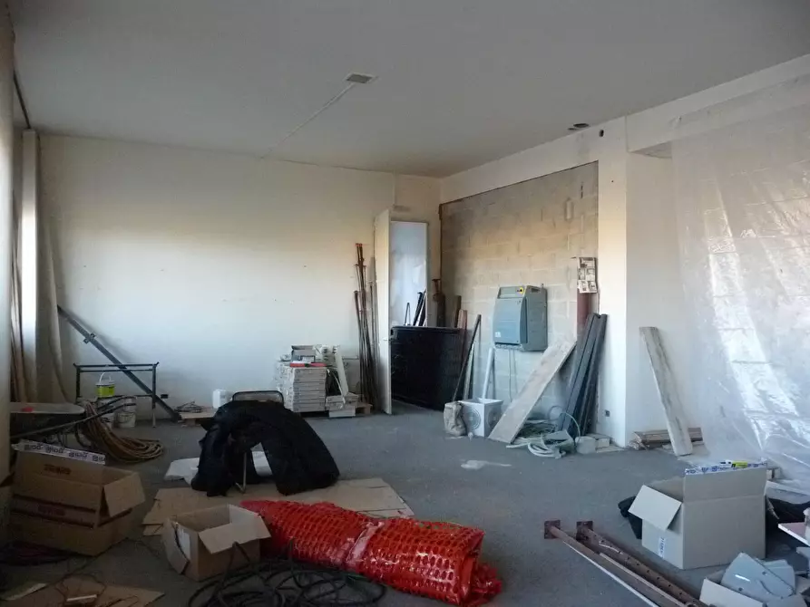 Immagine 4 di Negozio in vendita  7 a Caselle Torinese