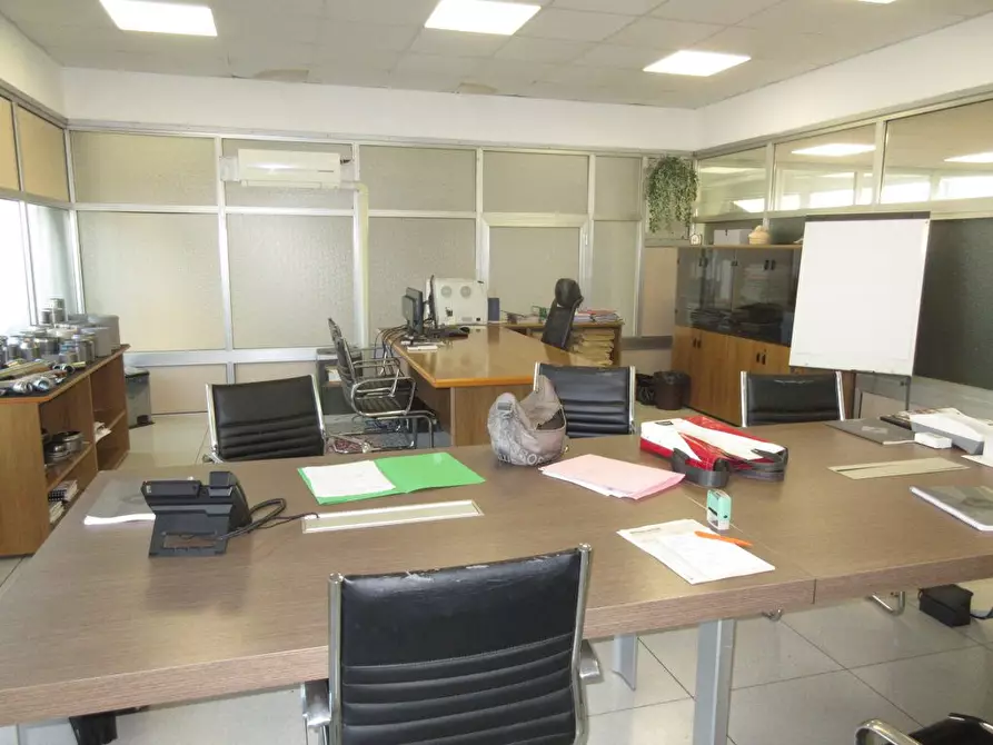 Immagine 3 di Negozio in vendita  15 a Nichelino